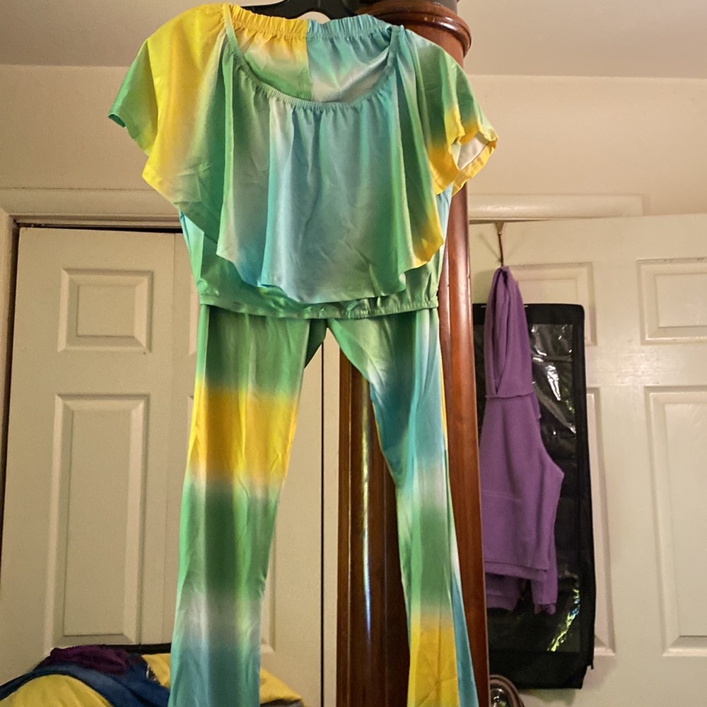 Yellow and green nice 2 PCs pant suit off the shoulders - Picture 2 of 8